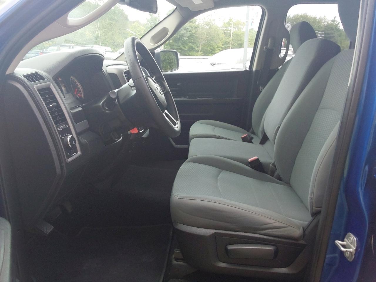 RAM 1500 Express 4x4 Quad Cab 6'4" Box 2018