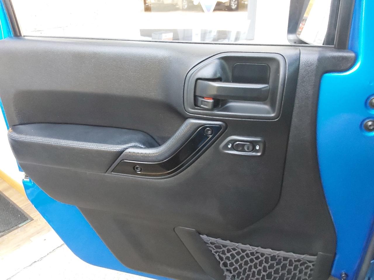 Jeep Wrangler Unlimited 4WD 4dr Altitude 2014