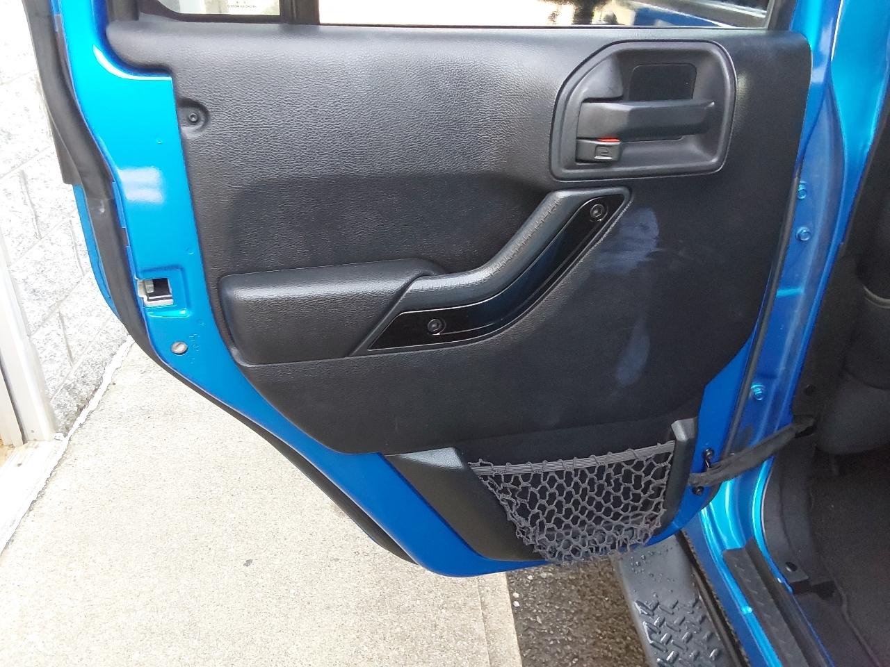 Jeep Wrangler Unlimited 4WD 4dr Altitude 2014