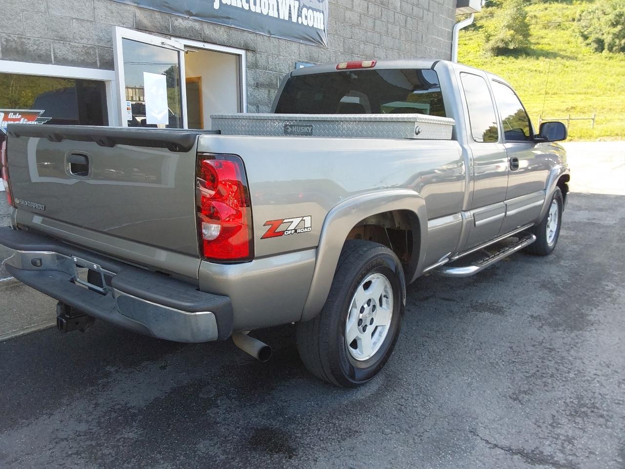 Chevrolet Silverado 1500 Ext Cab 143.5" WB 4WD LT3 2006