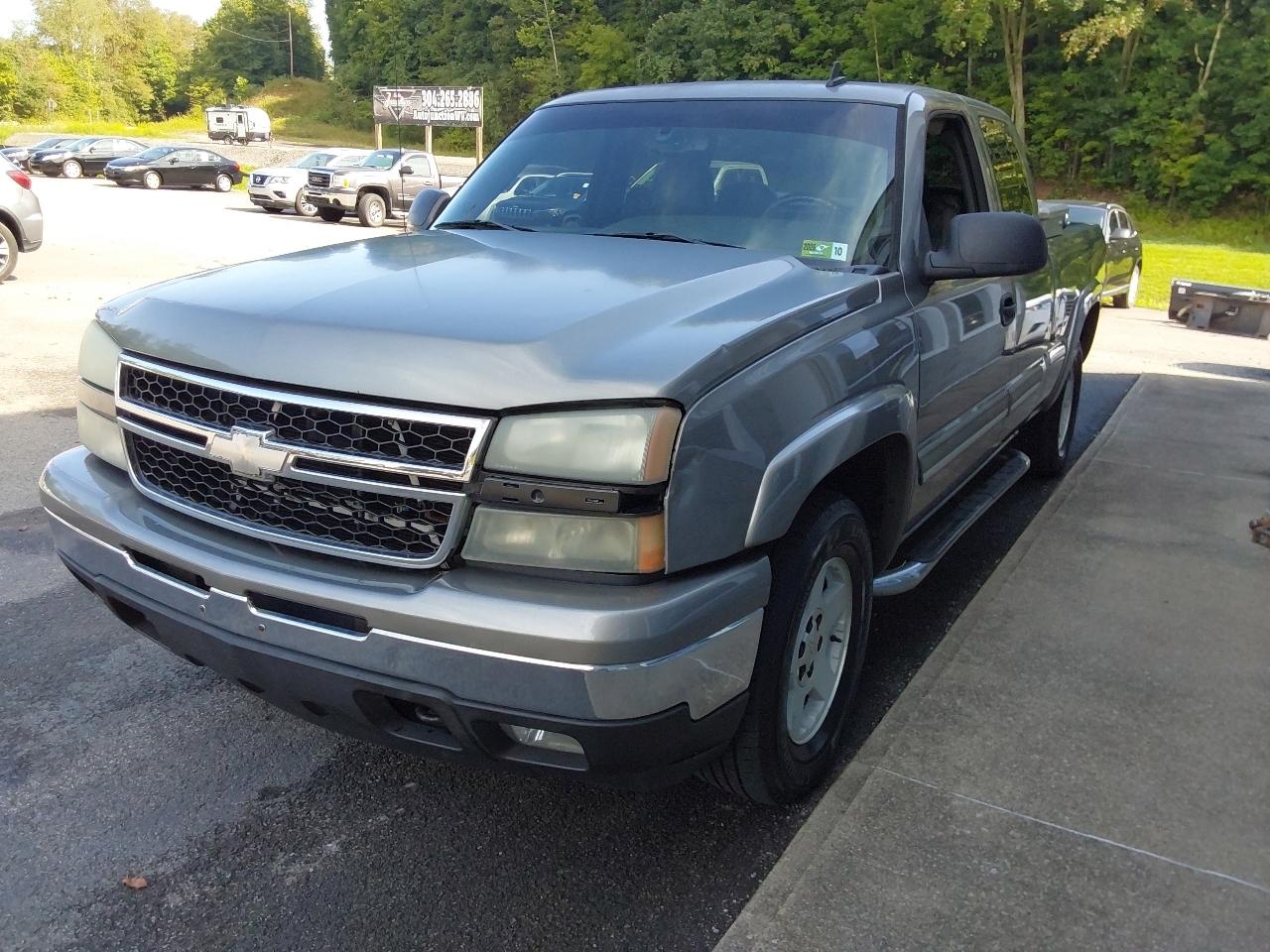 Chevrolet Silverado 1500 Ext Cab 143.5" WB 4WD LT3 2006