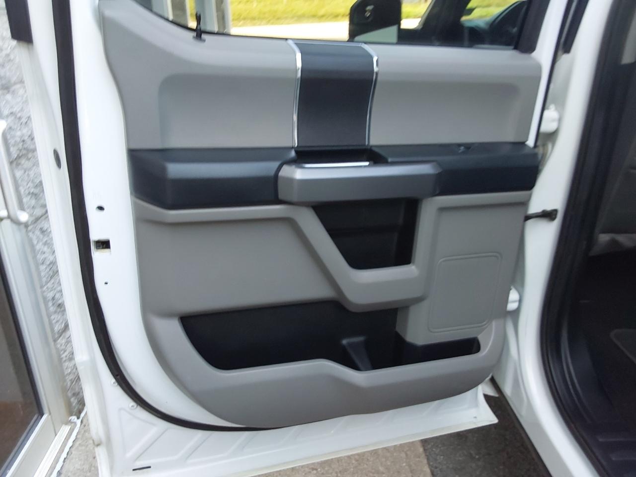 Ford F-150 4WD SuperCrew 145" XLT 2018