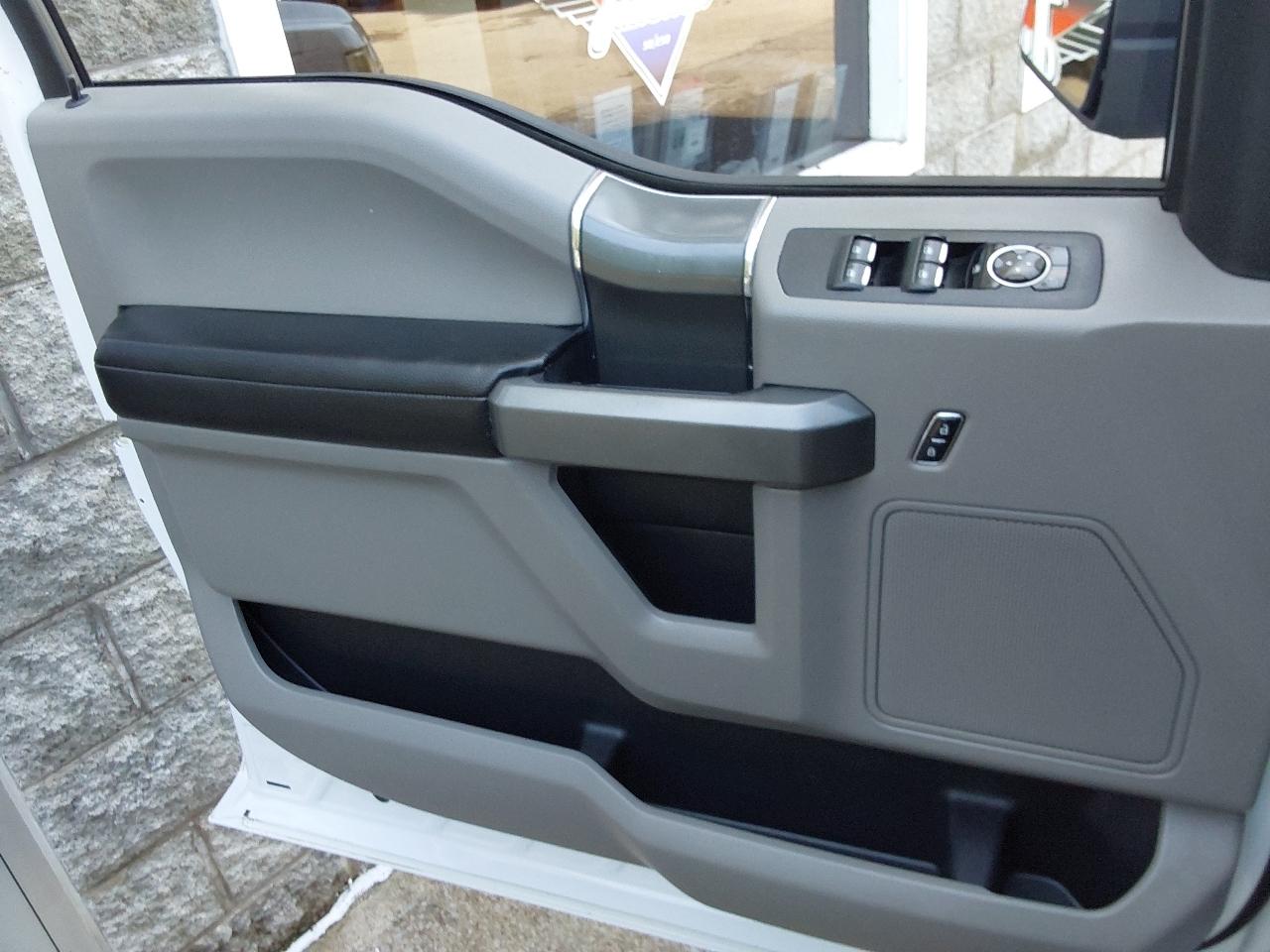 Ford F-150 4WD SuperCrew 145" XLT 2016