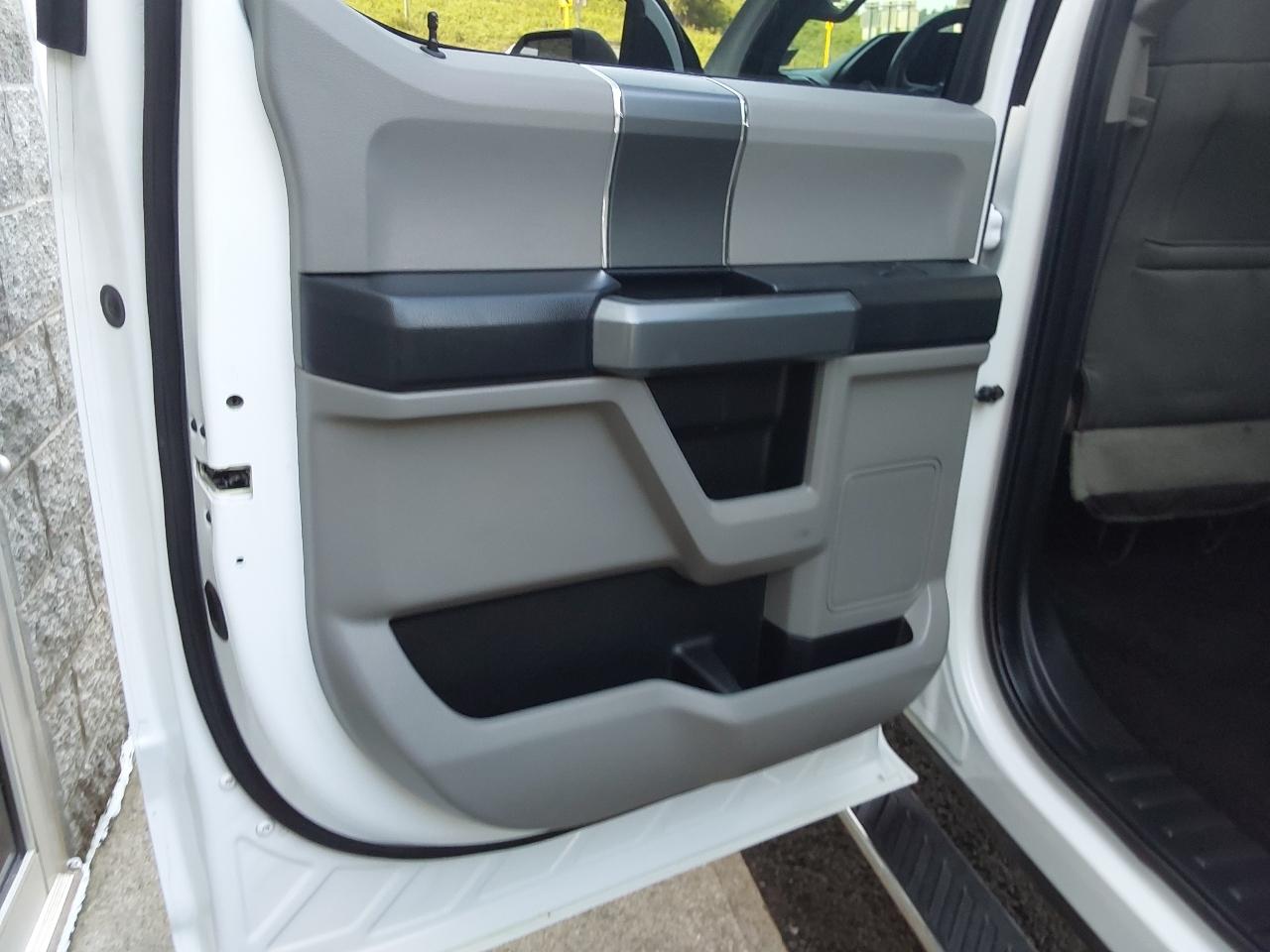 Ford F-150 4WD SuperCrew 145" XLT 2016