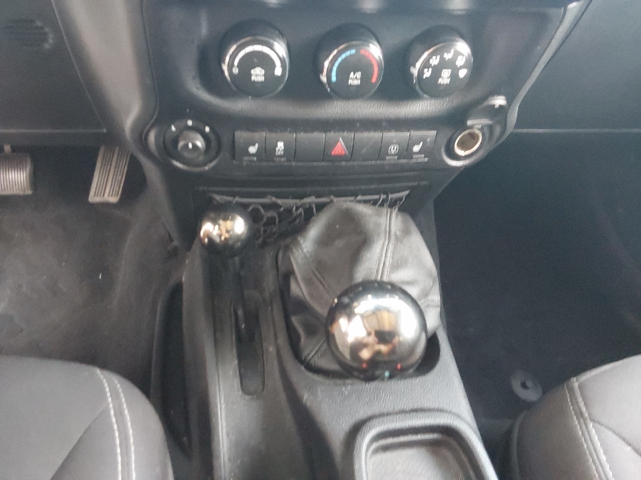 Jeep Wrangler 4WD 2dr Rubicon 2015