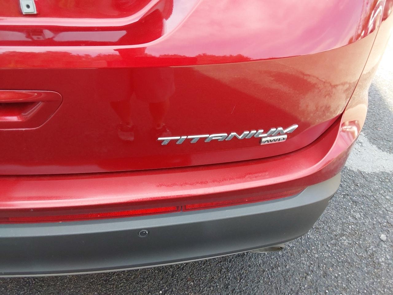 Ford Edge 4dr Titanium AWD 2016