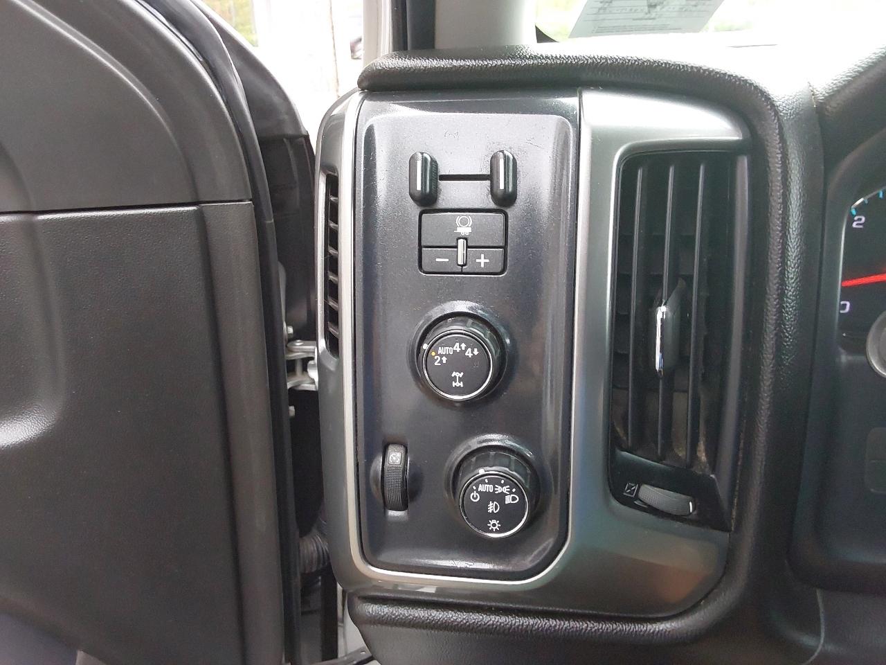 Chevrolet Silverado 1500 4WD Crew Cab 143.5" LT w/1LT 2018