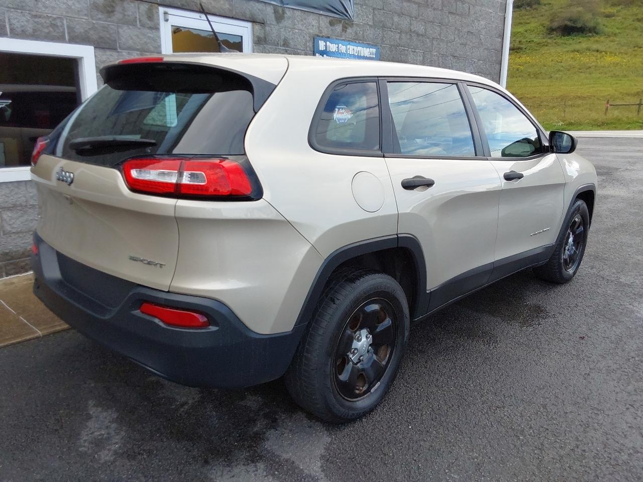 Jeep Cherokee 4WD 4dr Sport 2015