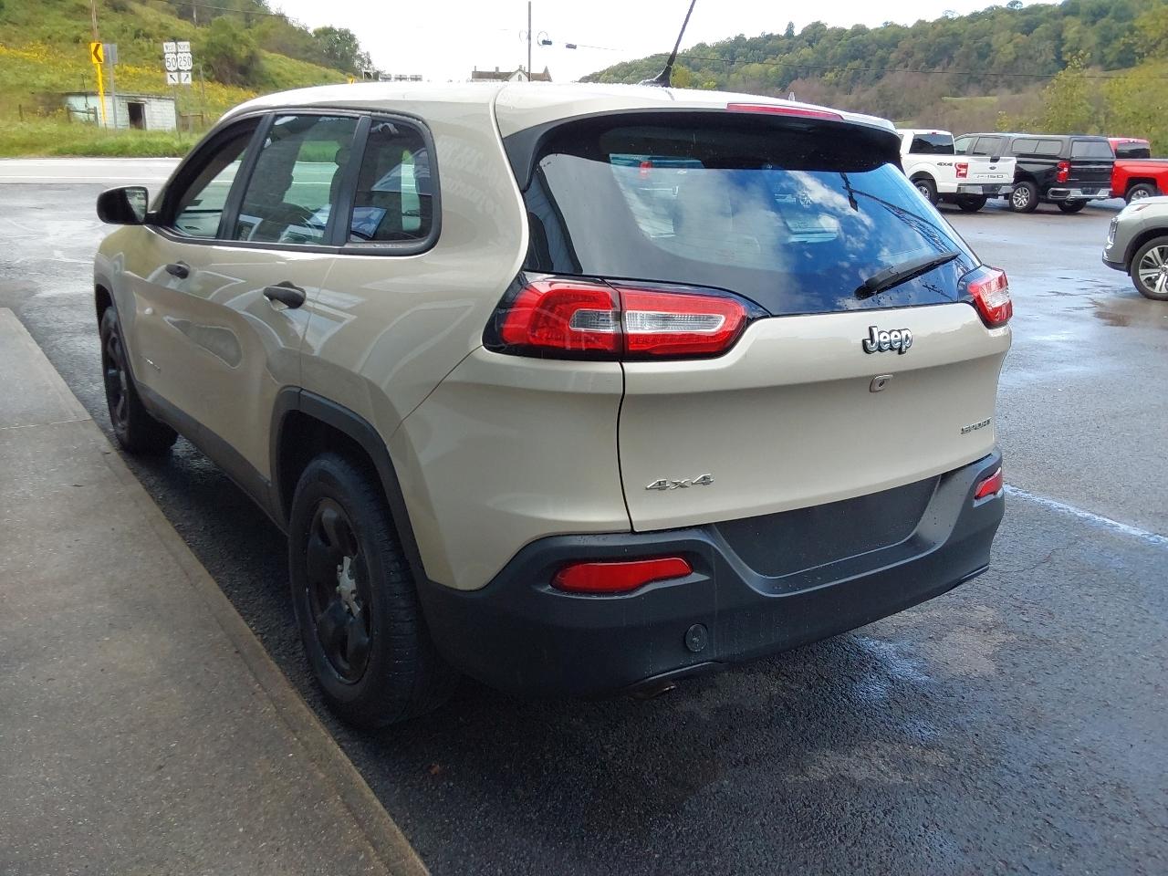 Jeep Cherokee 4WD 4dr Sport 2015