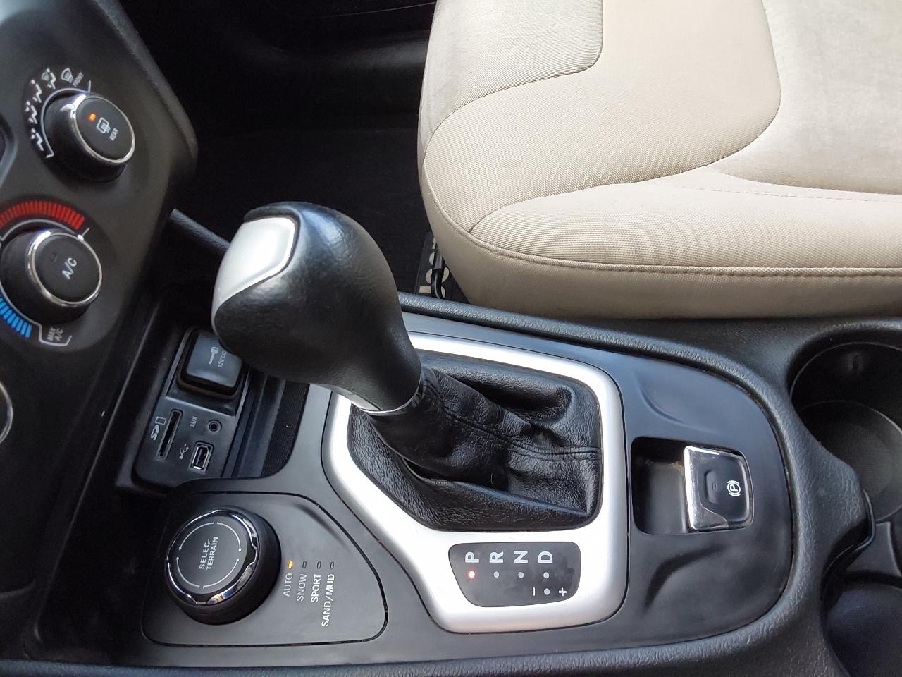 Jeep Cherokee 4WD 4dr Sport 2015