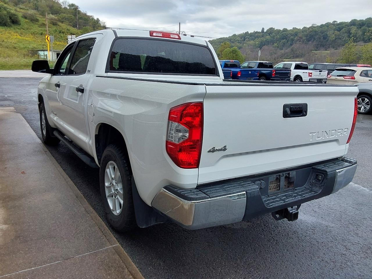 Toyota Tundra 4WD SR5 CrewMax 5.5' Bed 4.6L (Natl) 2018