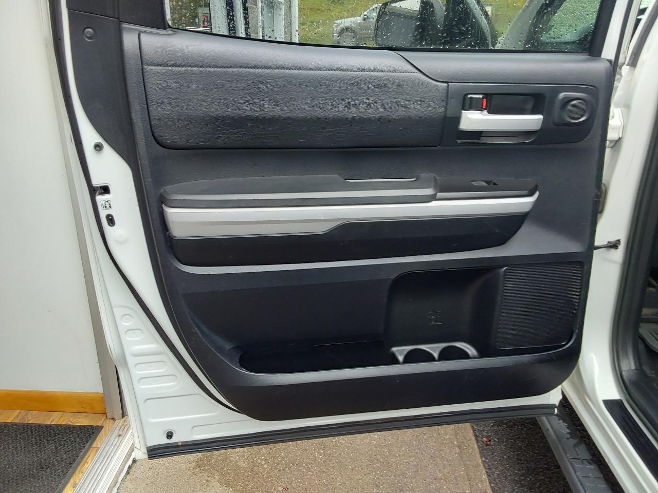 Toyota Tundra 4WD SR5 CrewMax 5.5' Bed 4.6L (Natl) 2018