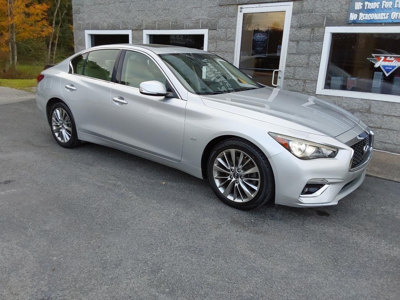 Infiniti Q50 3.0t LUXE AWD 2018