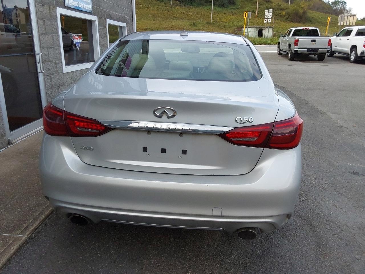 Infiniti Q50 3.0t LUXE AWD 2018