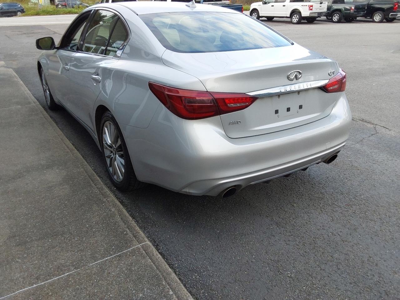 Infiniti Q50 3.0t LUXE AWD 2018