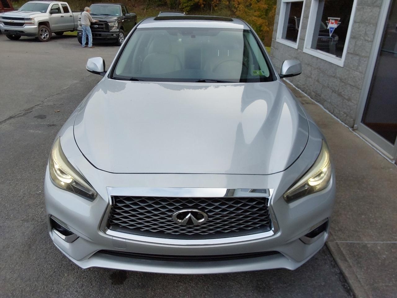 Infiniti Q50 3.0t LUXE AWD 2018