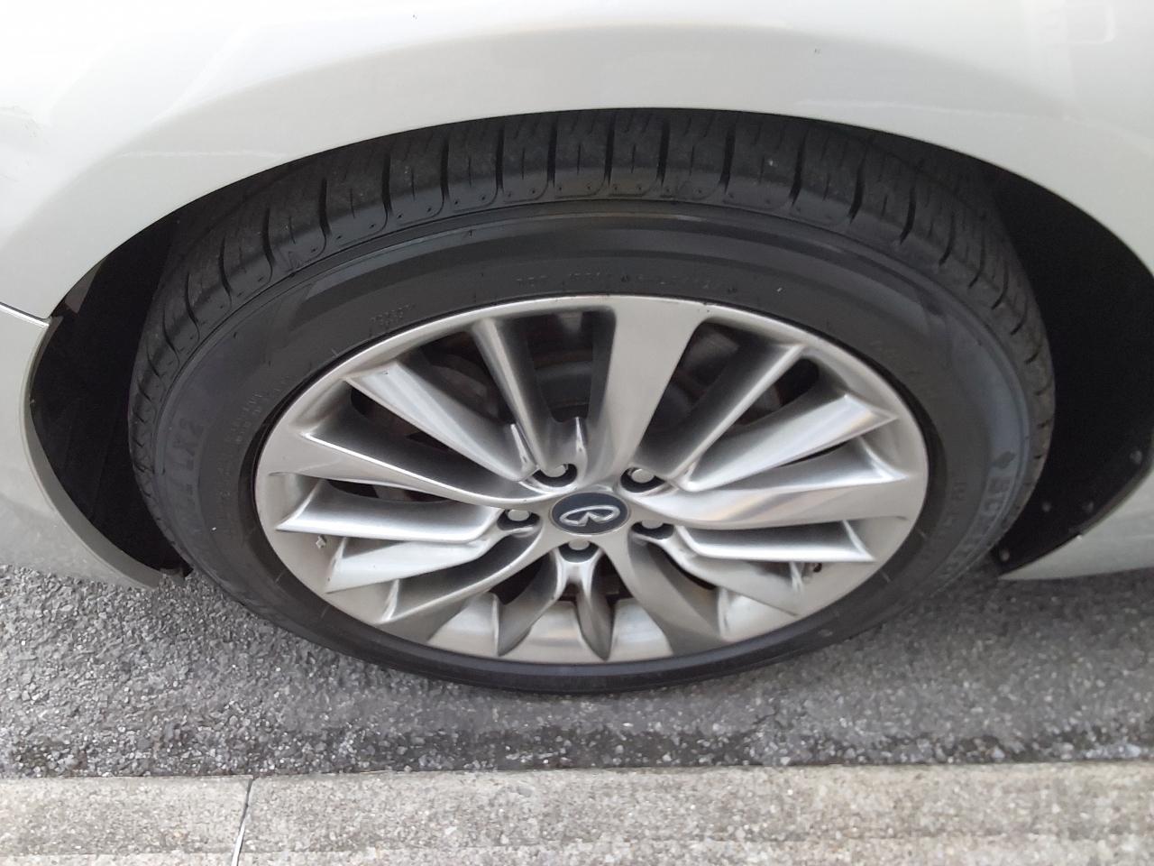 Infiniti Q50 3.0t LUXE AWD 2018
