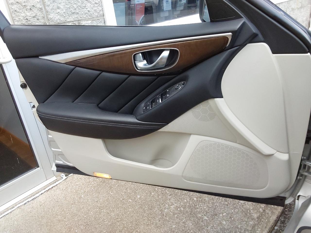 Infiniti Q50 3.0t LUXE AWD 2018
