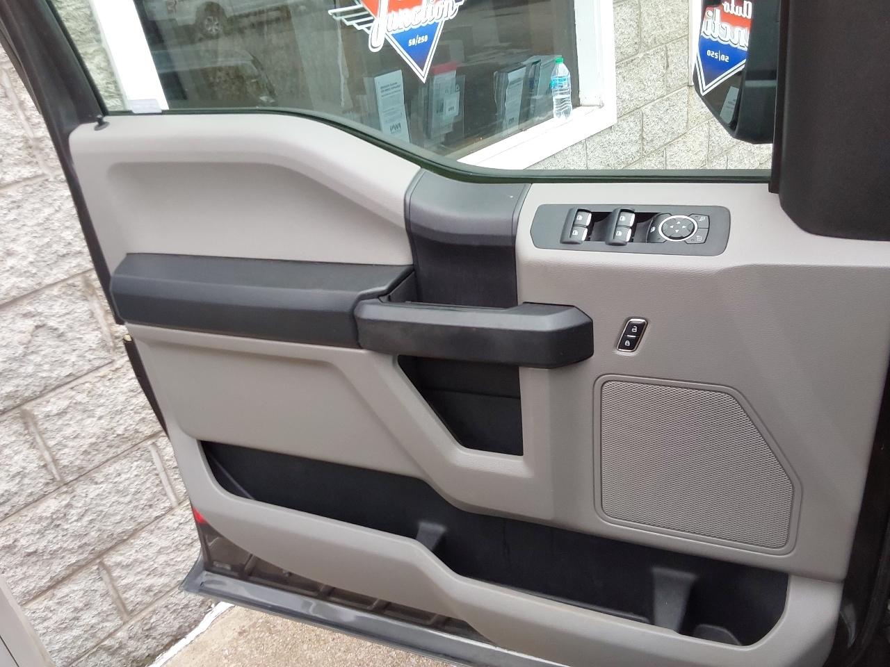 Ford F-150 4WD SuperCab 145" Lariat 2015