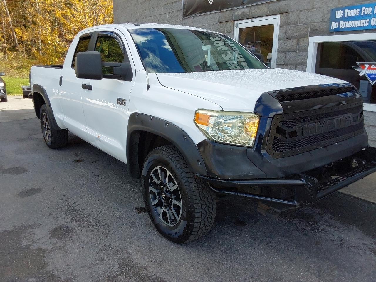 Toyota Tundra 4WD Truck Double Cab 5.7L V8 6-Spd AT TRD Pro (Natl) 2016