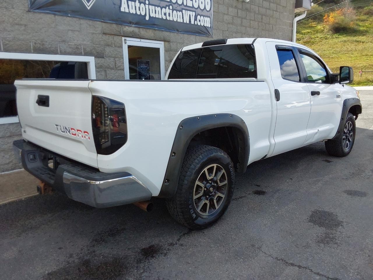 Toyota Tundra 4WD Truck Double Cab 5.7L V8 6-Spd AT TRD Pro (Natl) 2016