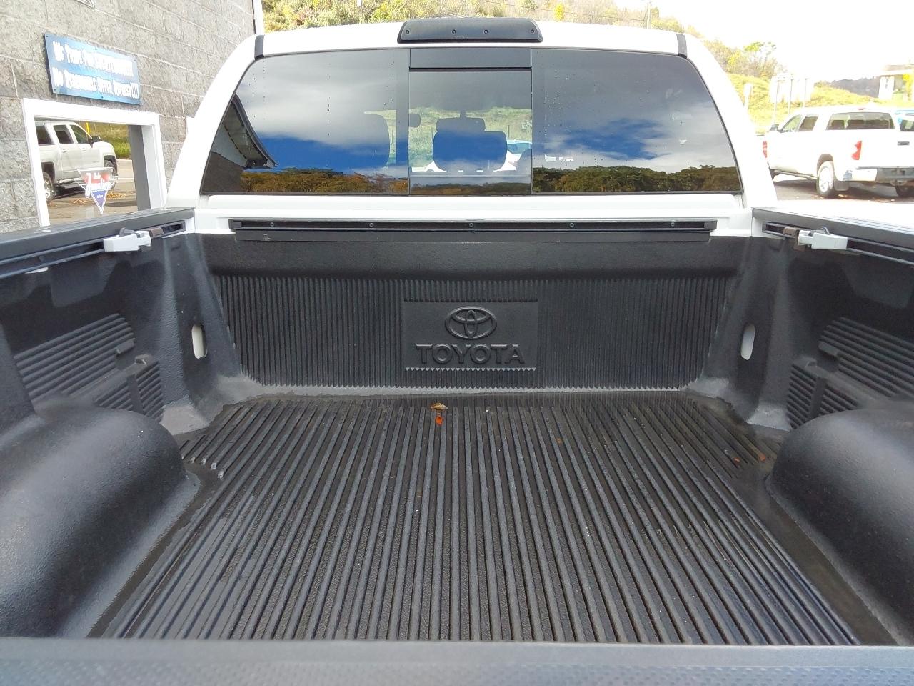 Toyota Tundra 4WD Truck Double Cab 5.7L V8 6-Spd AT TRD Pro (Natl) 2016