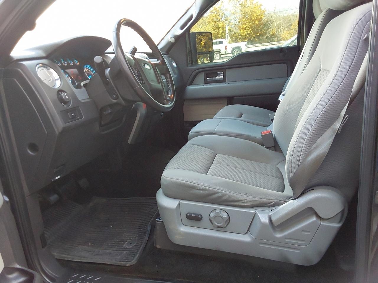 Ford F-150 4WD SuperCrew 145" XLT 2014