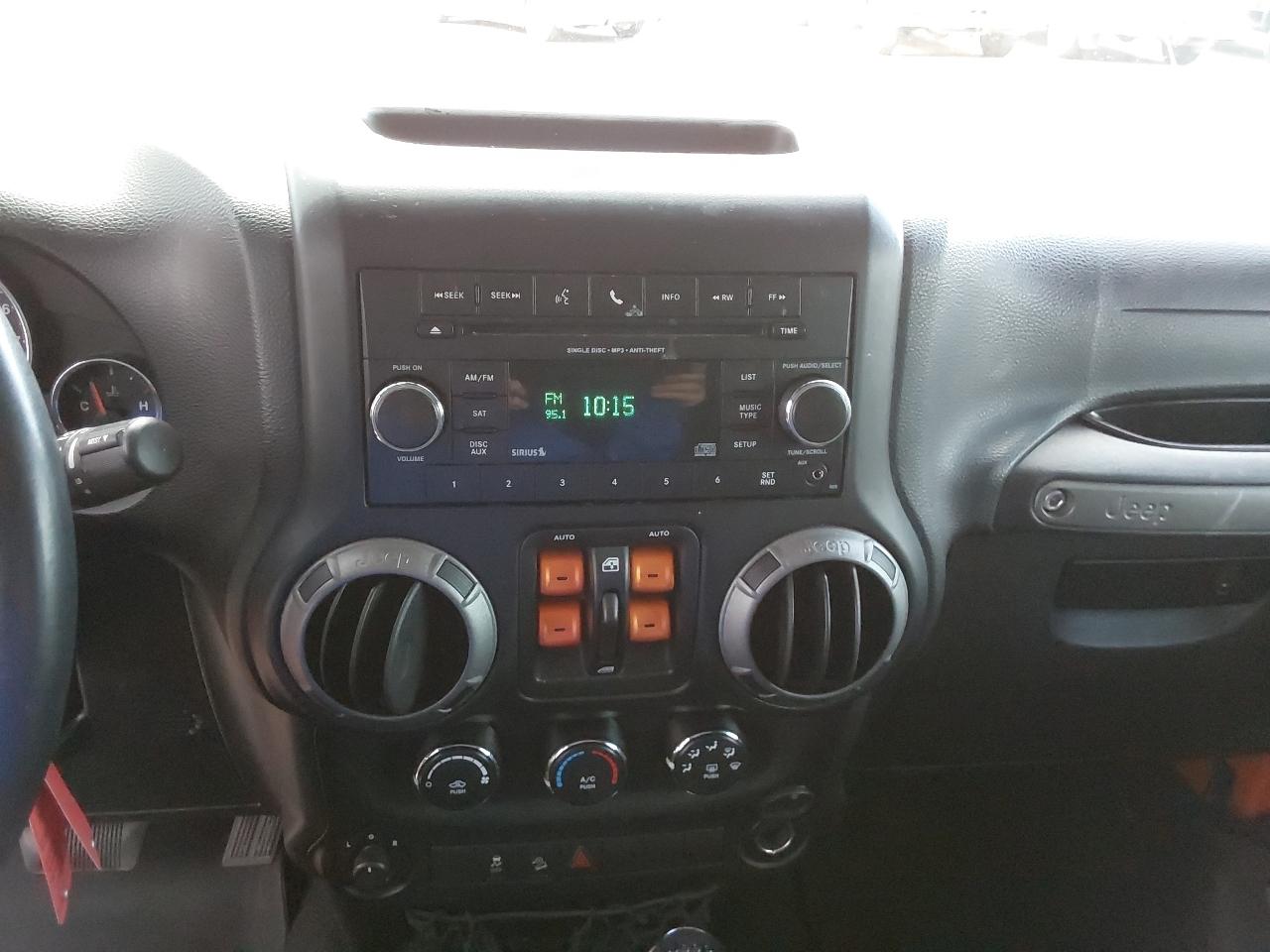 Jeep Wrangler Unlimited 4WD 4dr Sport 2013