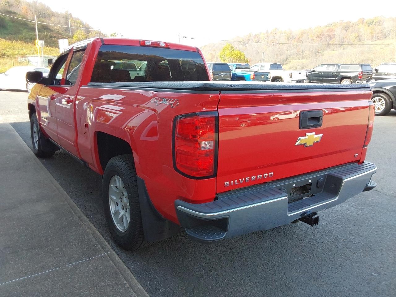 Chevrolet Silverado 1500 4WD Double Cab 143.5" LT w/1LT 2017