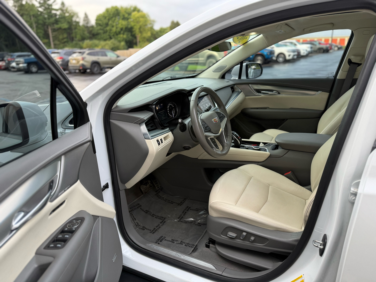 Cadillac XT5 AWD 4dr Premium Luxury 2022 Cadillac XT5 AWD 4dr Premium Luxury 2022