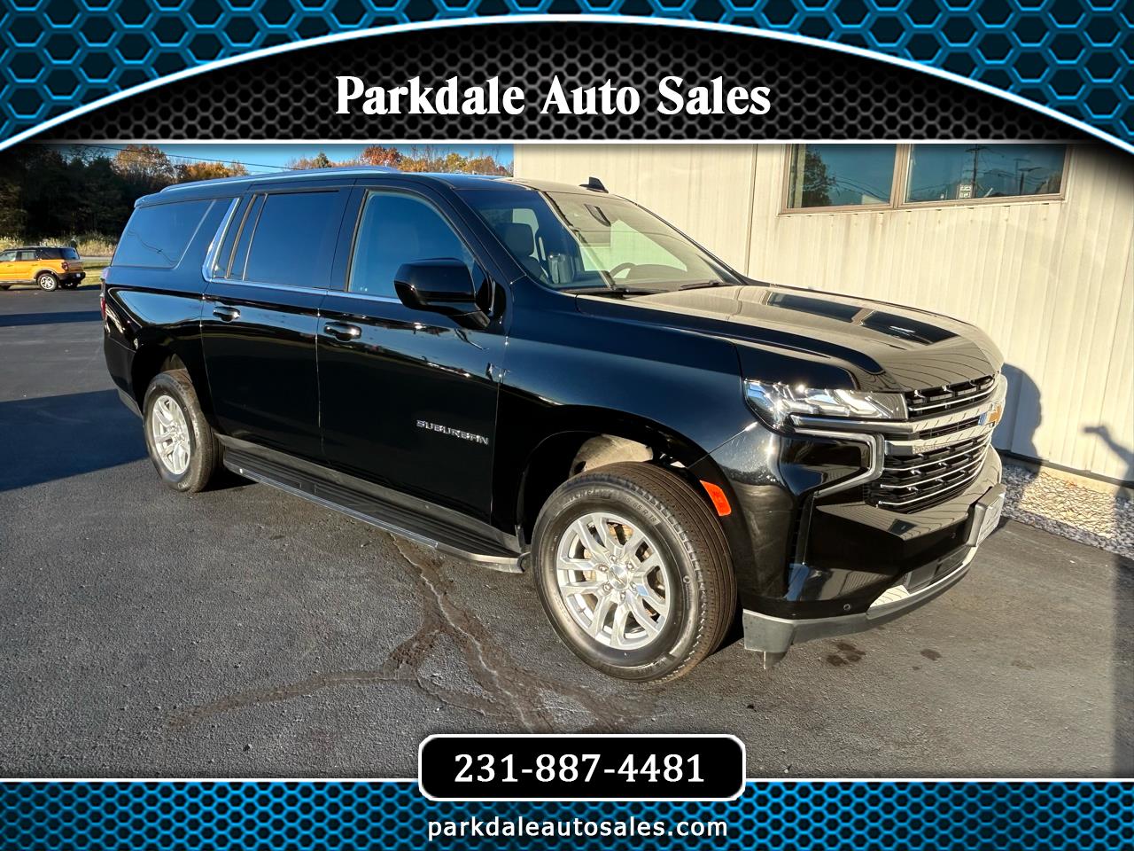 2024 Chevrolet Suburban 4WD 4dr LT