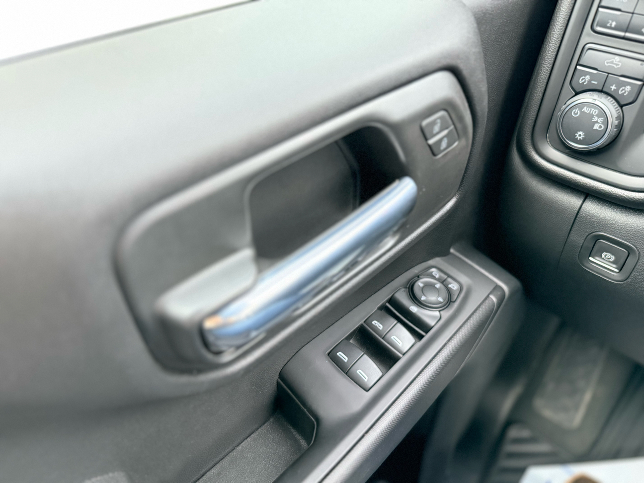 Chevrolet Silverado 1500 4WD Crew Cab 147" Work Truck 2023