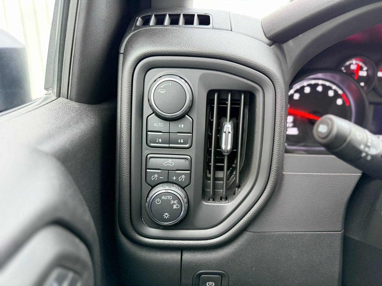 Chevrolet Silverado 1500 4WD Crew Cab 147" Work Truck 2023