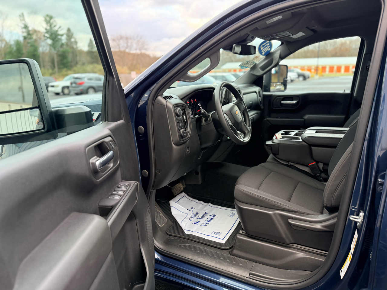 Chevrolet Silverado 1500 4WD Crew Cab 147" Work Truck 2023