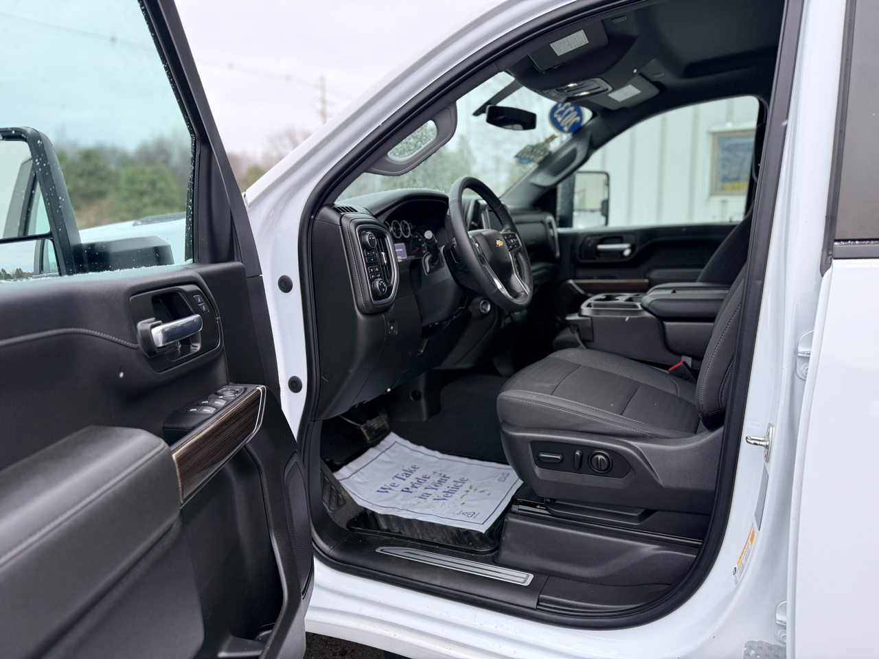 Chevrolet Silverado 2500HD 4WD Double Cab 149" LT 2023