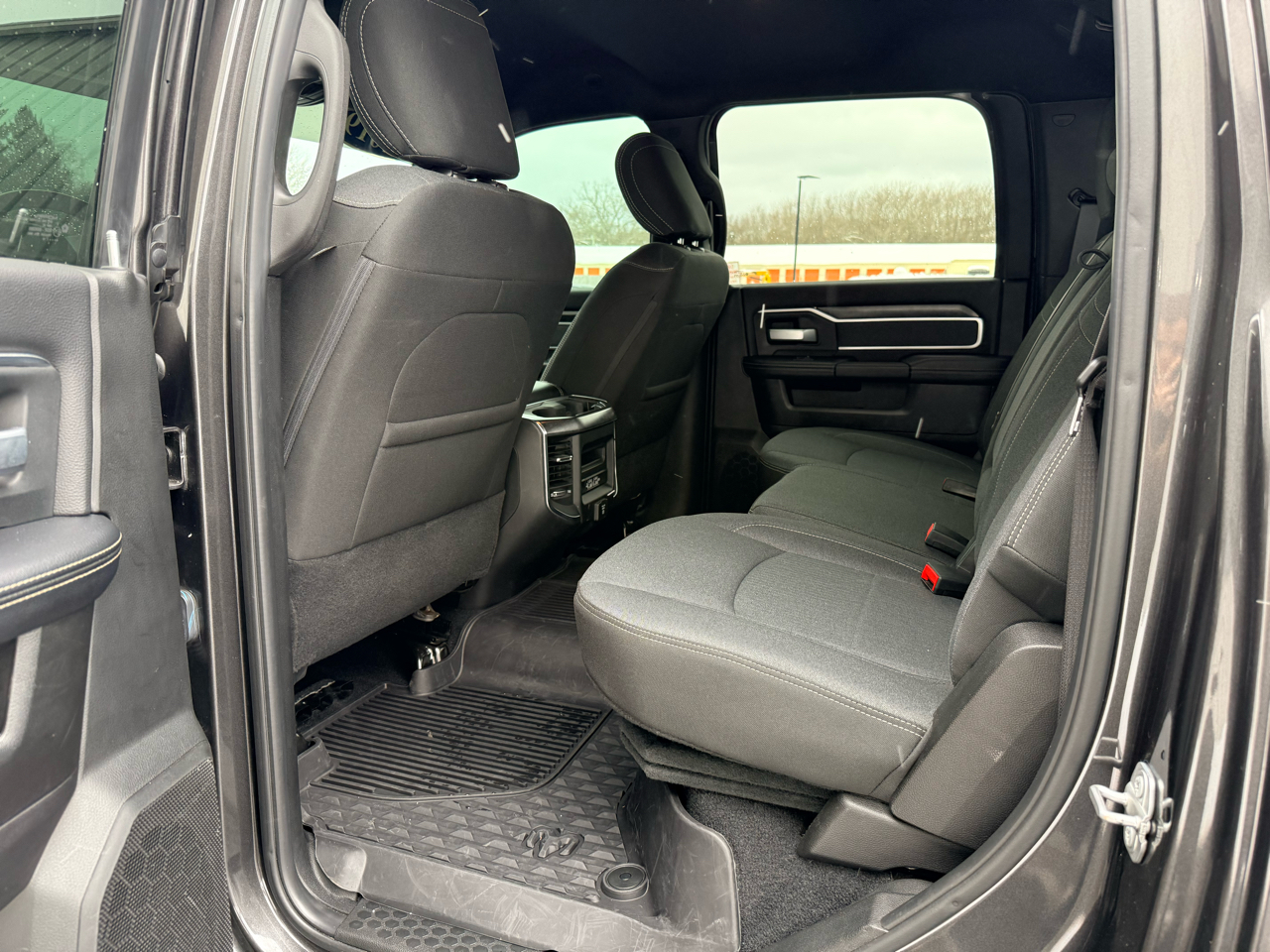 RAM 2500 Big Horn 4x4 Crew Cab 6'4" Box 2019