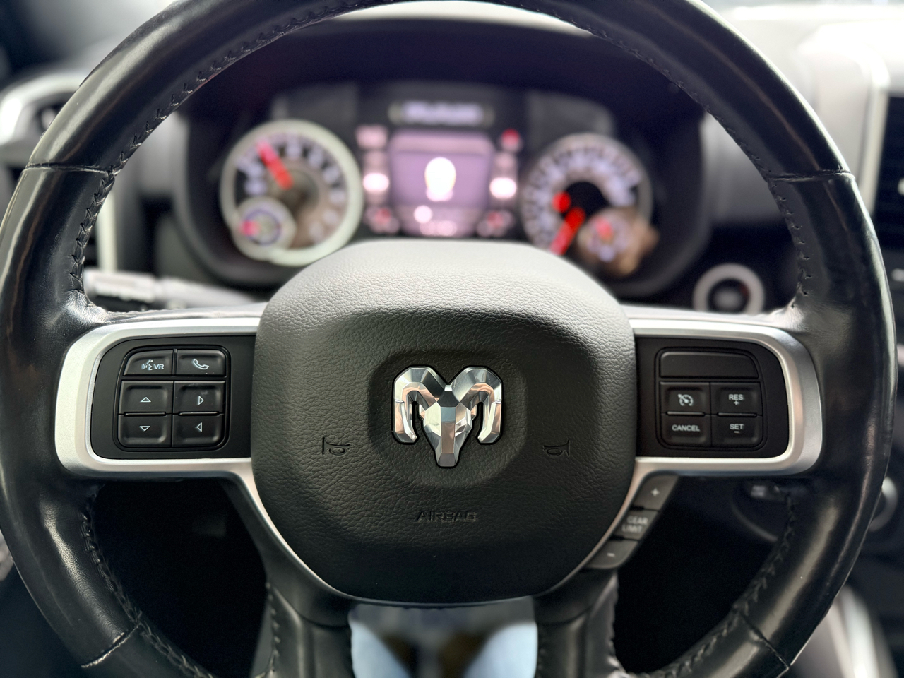 RAM 2500 Big Horn 4x4 Crew Cab 6'4" Box 2019