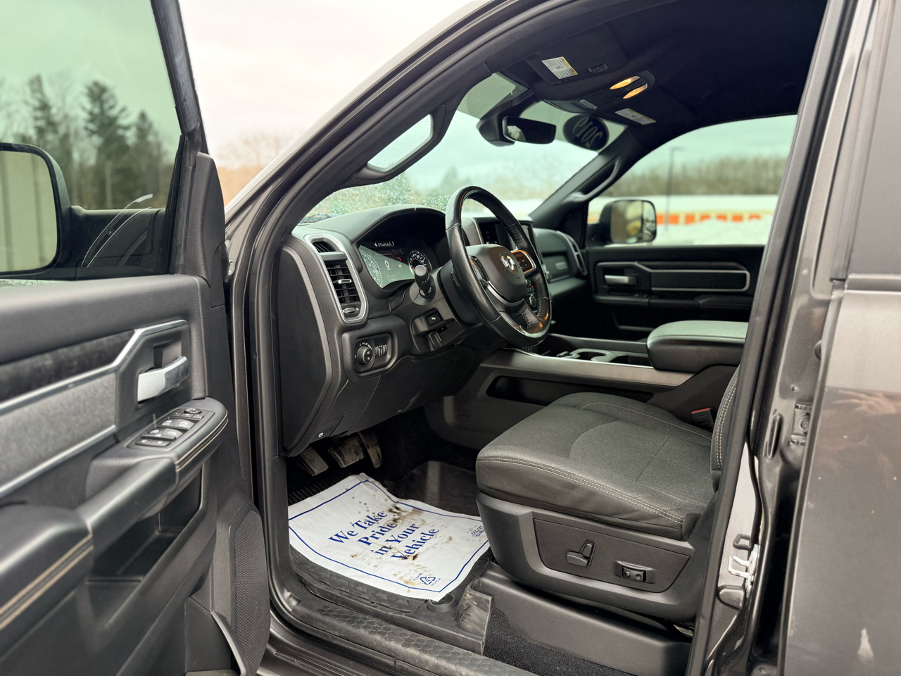 RAM 2500 Big Horn 4x4 Crew Cab 6'4" Box 2019