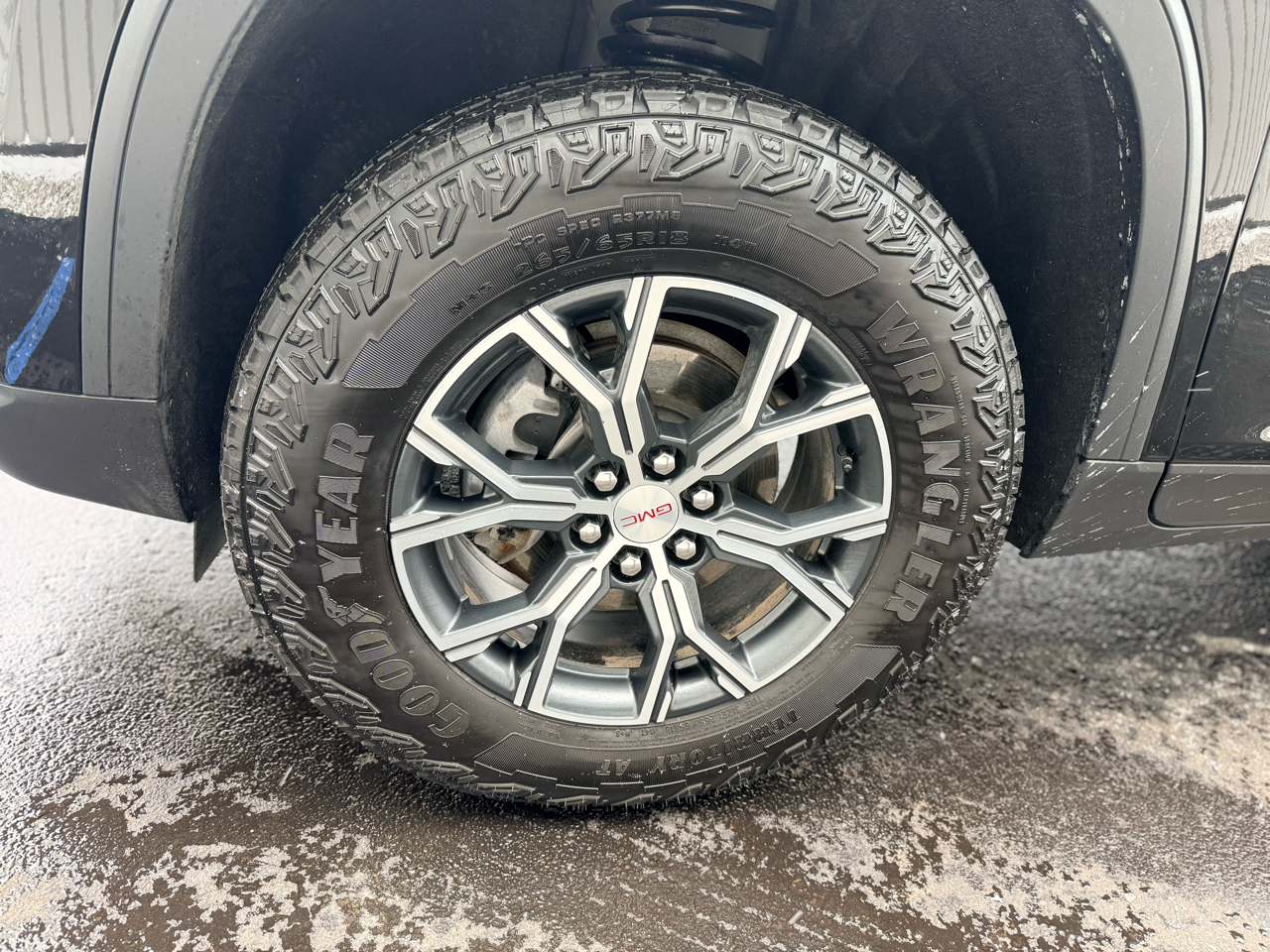 GMC Acadia AWD 4dr AT4 2024