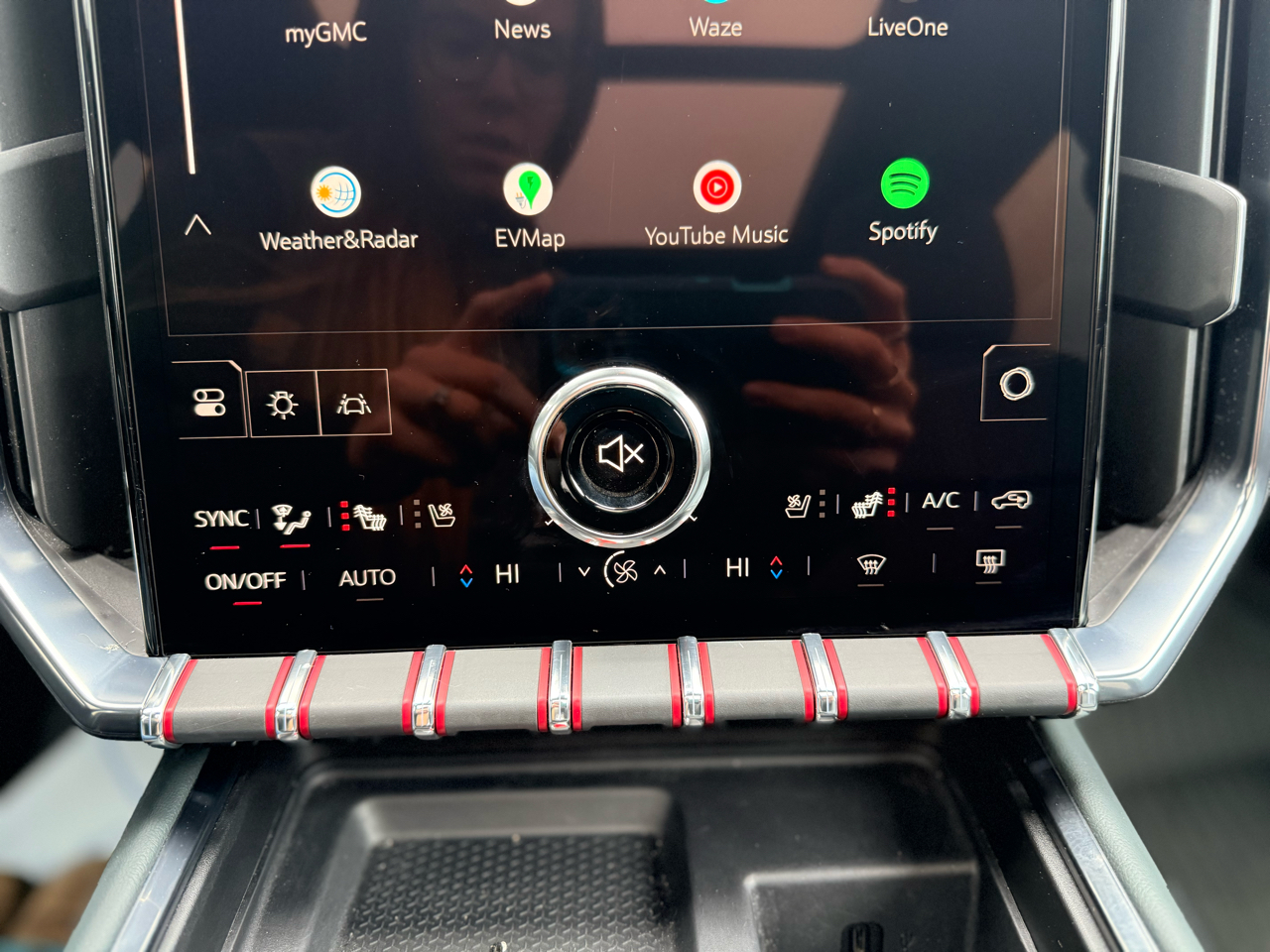 GMC Acadia AWD 4dr AT4 2024