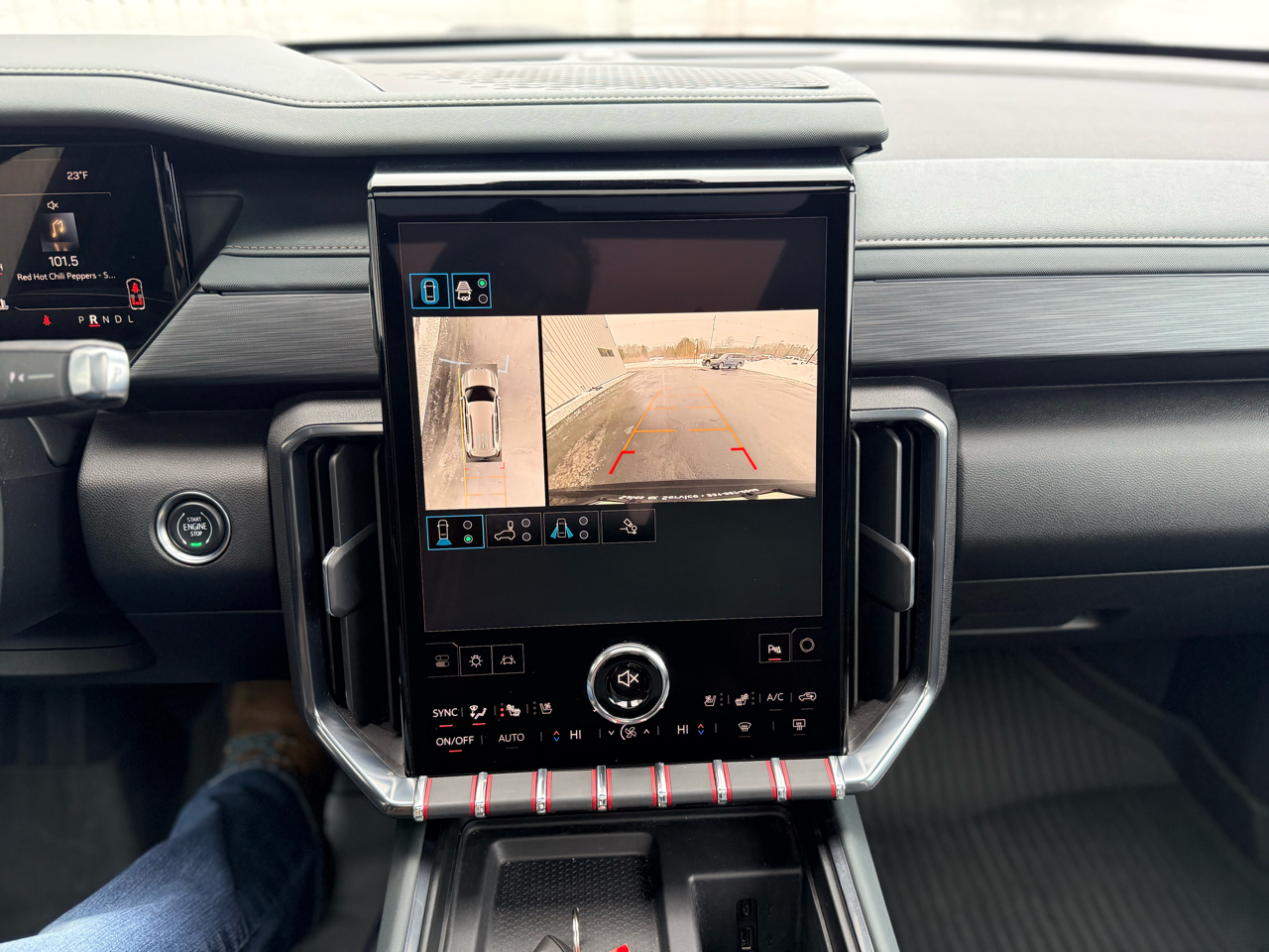 GMC Acadia AWD 4dr AT4 2024