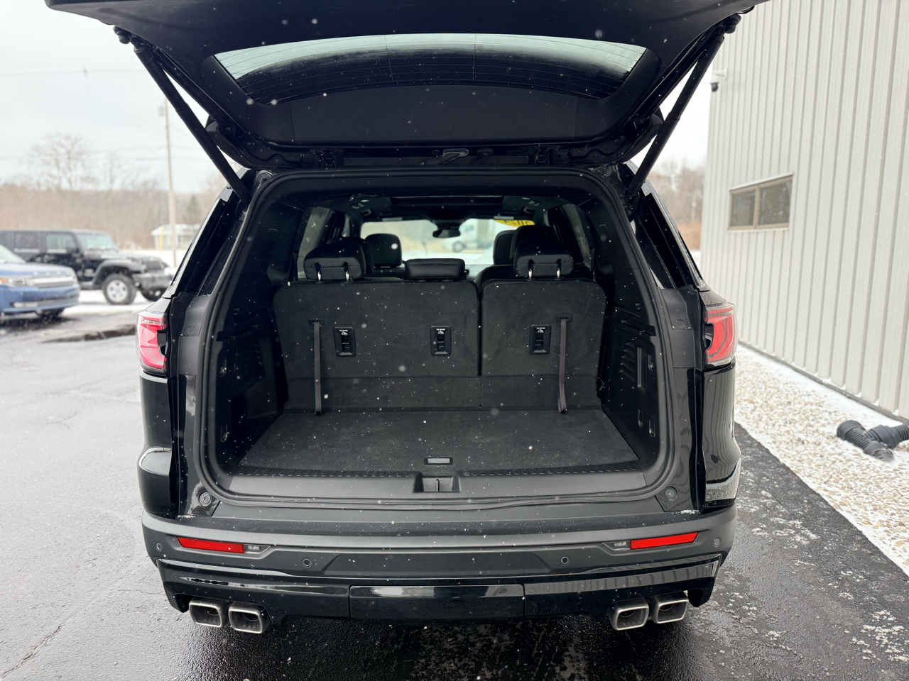 GMC Acadia AWD 4dr AT4 2024