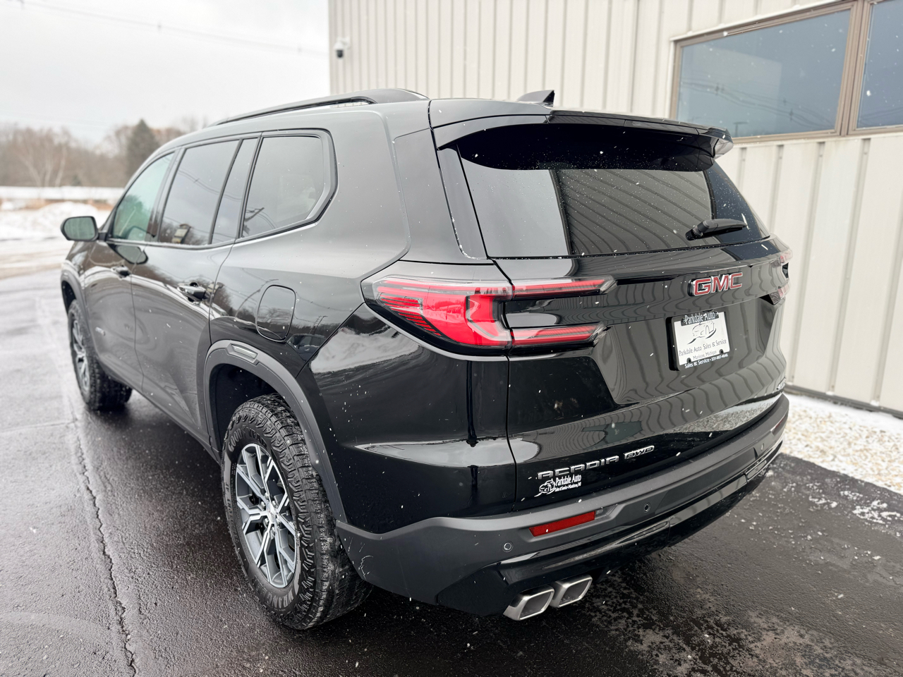 GMC Acadia AWD 4dr AT4 2024