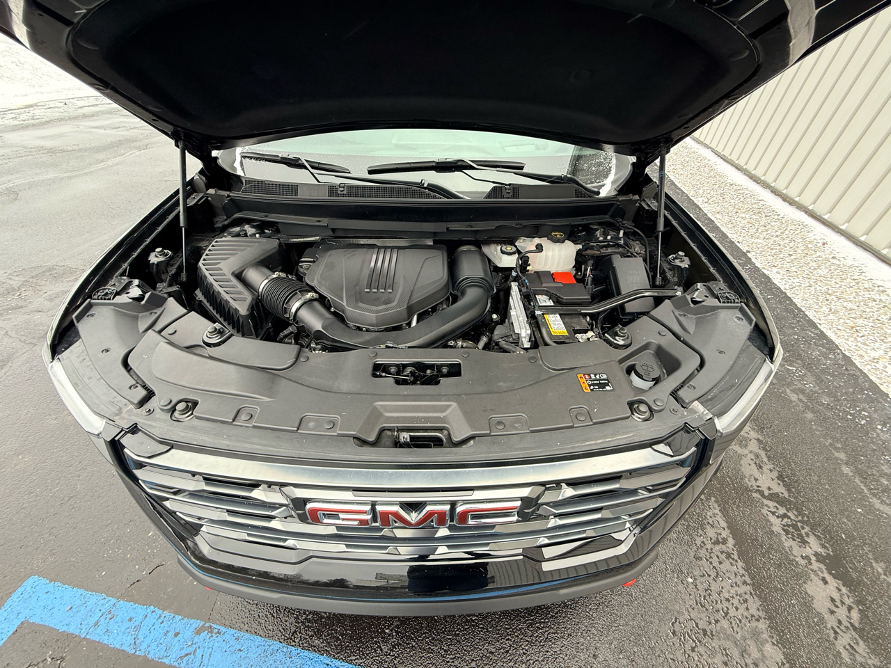 GMC Acadia AWD 4dr AT4 2024