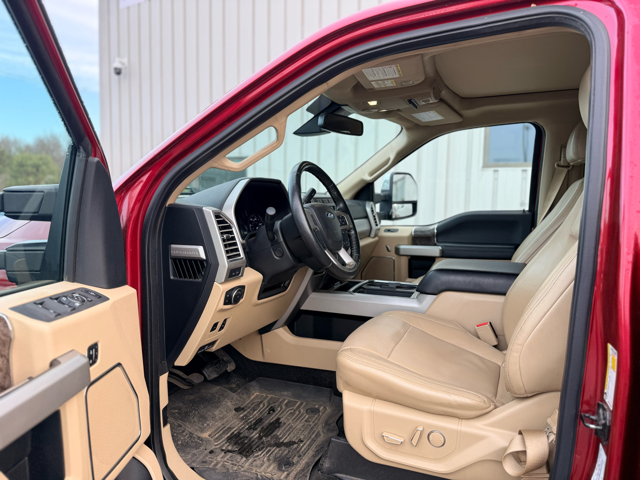 Ford Super Duty F-350 SRW Lariat 4WD Crew Cab 6.75' Box 2017