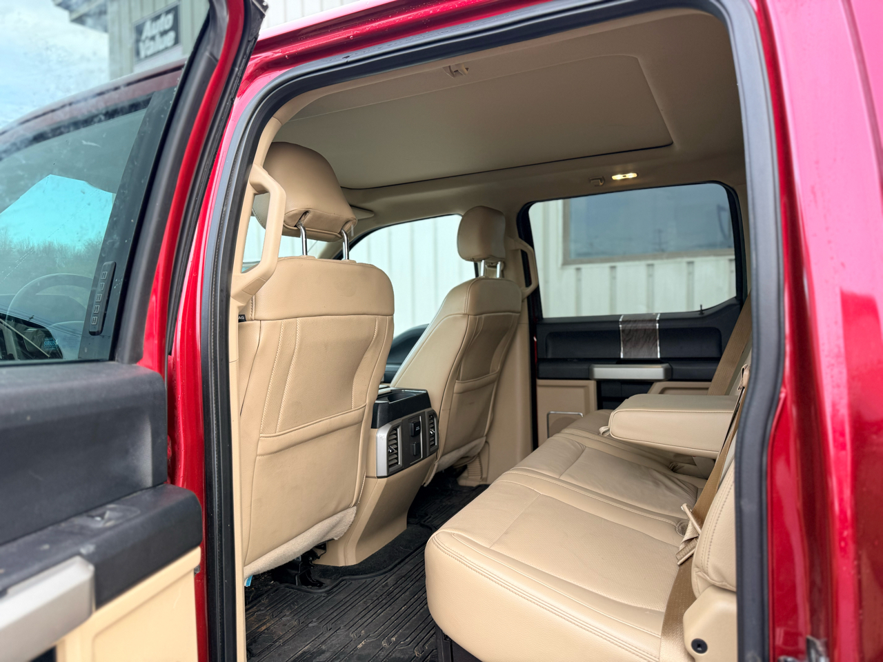 Ford Super Duty F-350 SRW Lariat 4WD Crew Cab 6.75' Box 2017