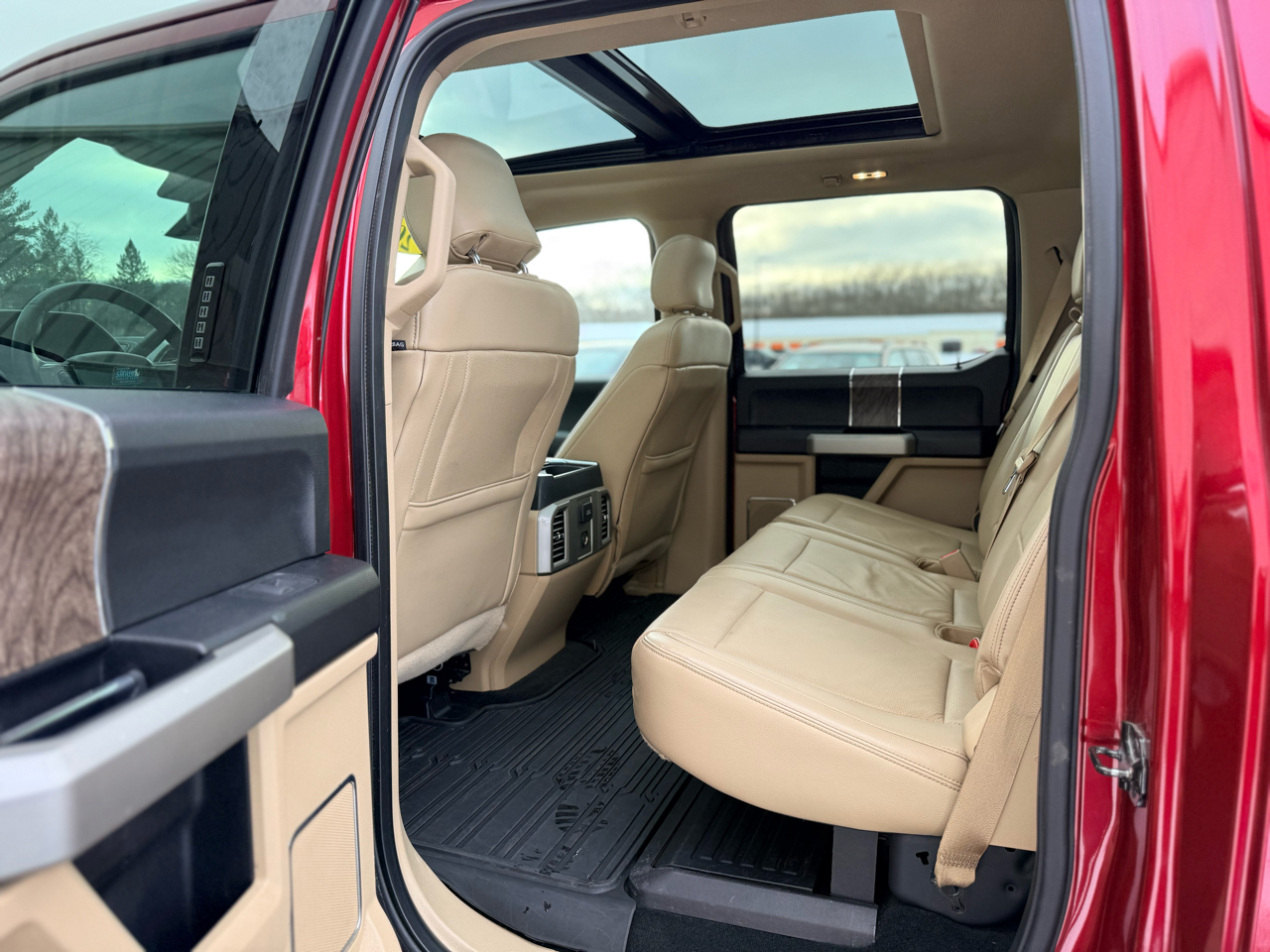 Ford Super Duty F-350 SRW Lariat 4WD Crew Cab 6.75' Box 2017