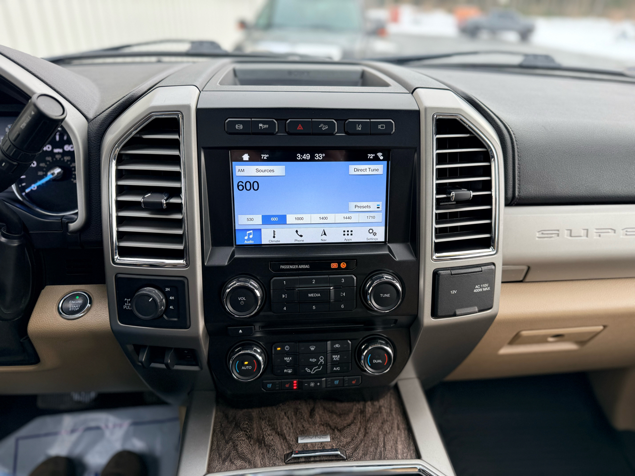 Ford Super Duty F-350 SRW Lariat 4WD Crew Cab 6.75' Box 2017