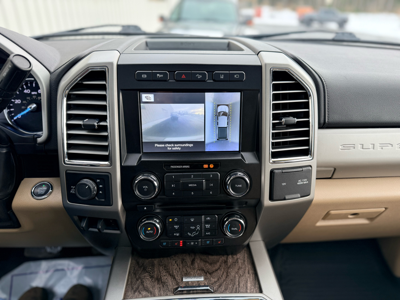 Ford Super Duty F-350 SRW Lariat 4WD Crew Cab 6.75' Box 2017