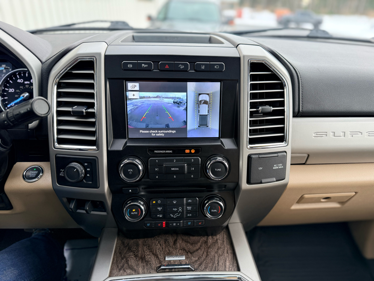 Ford Super Duty F-350 SRW Lariat 4WD Crew Cab 6.75' Box 2017